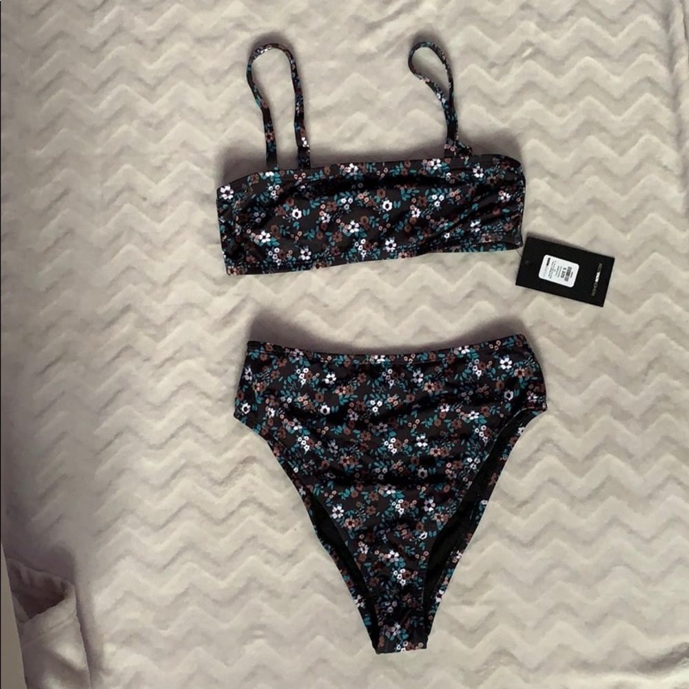 flowery bathing suit for the summer!!